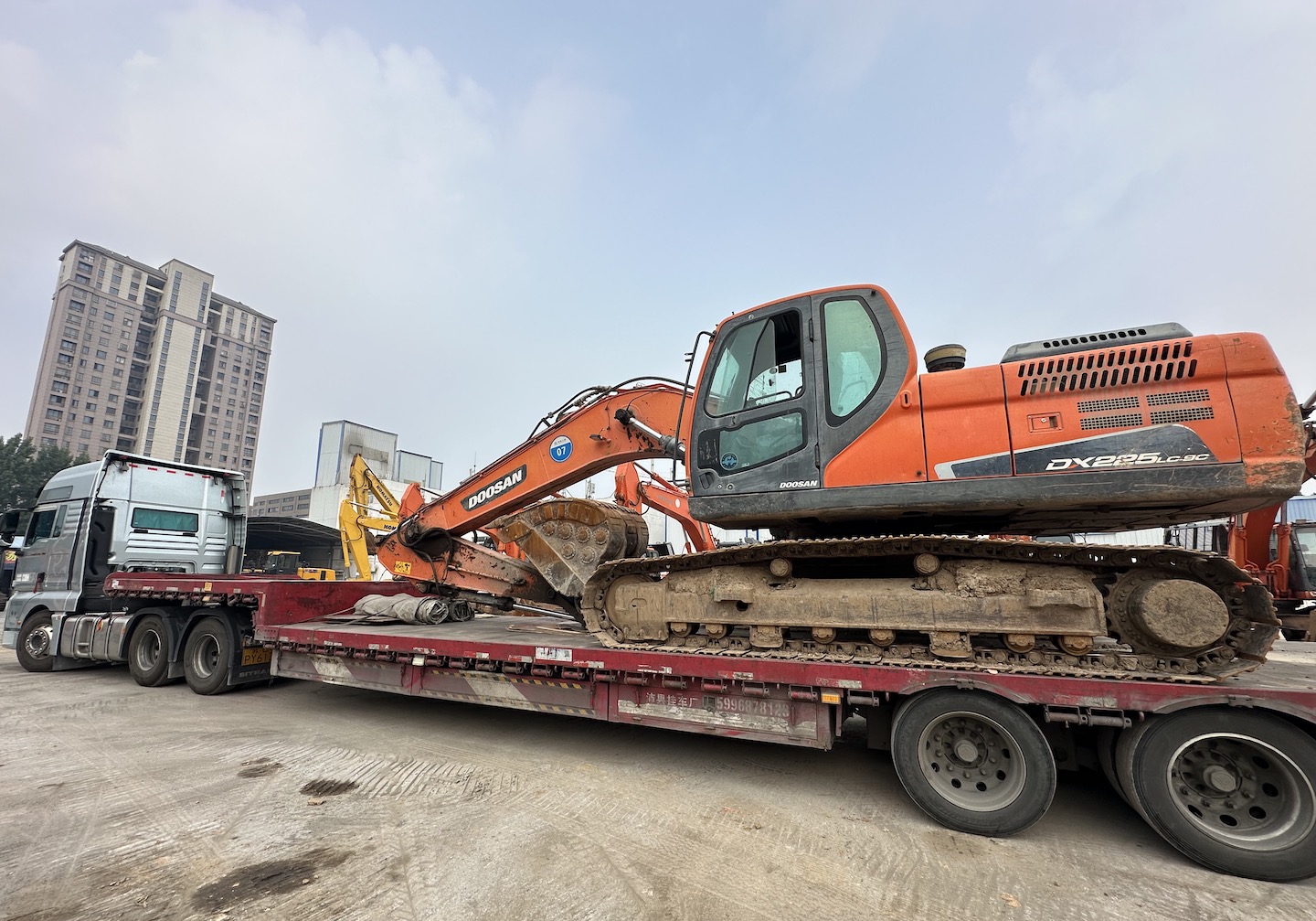 DX225LC