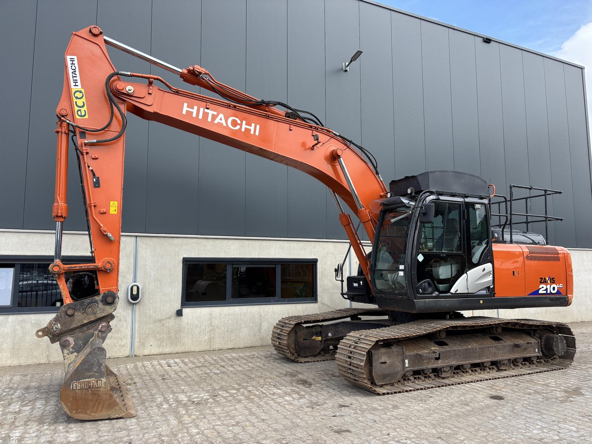 used Hitachi ZX210LC-3