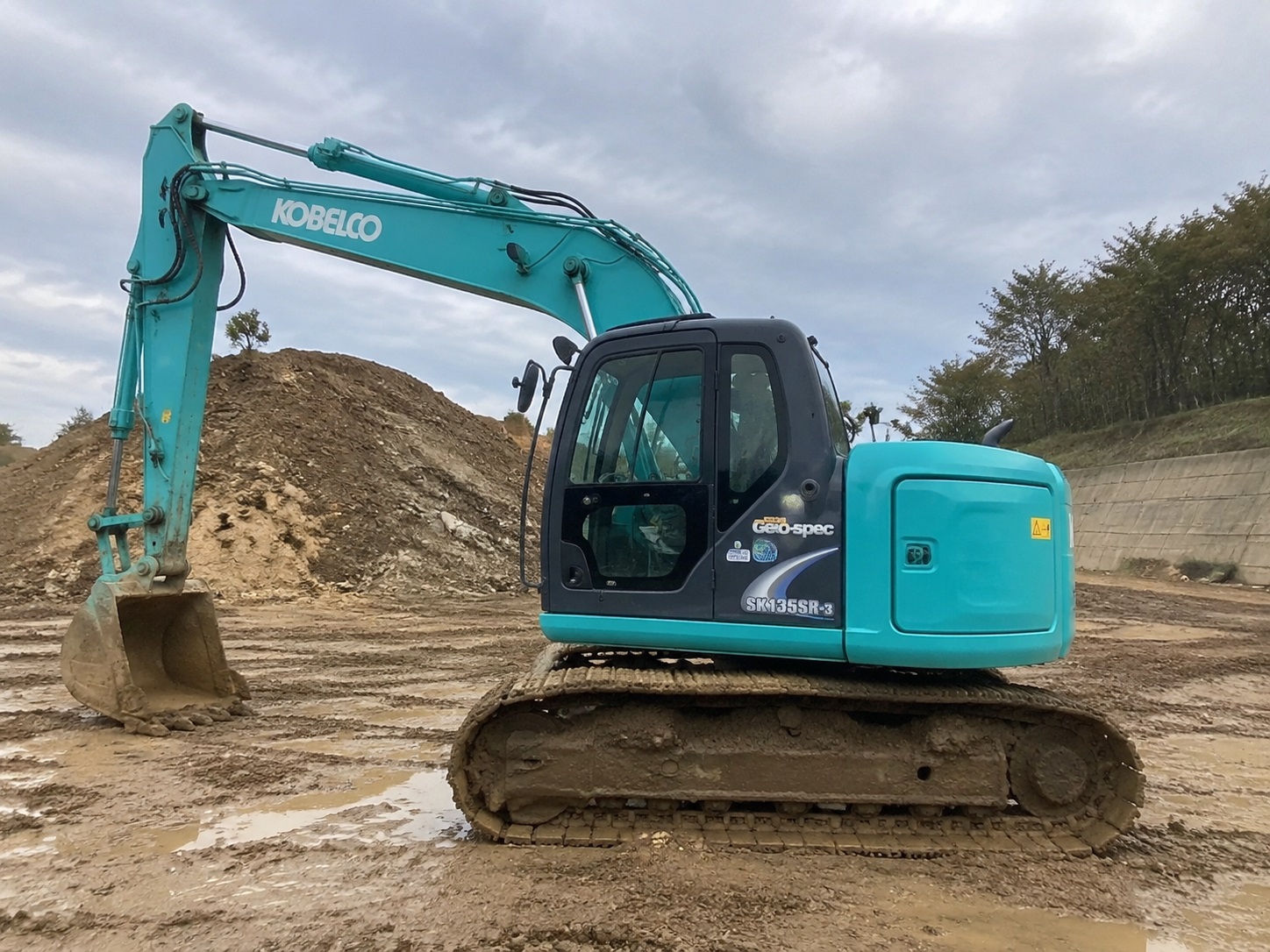 used KOBELCO SK135SR-3